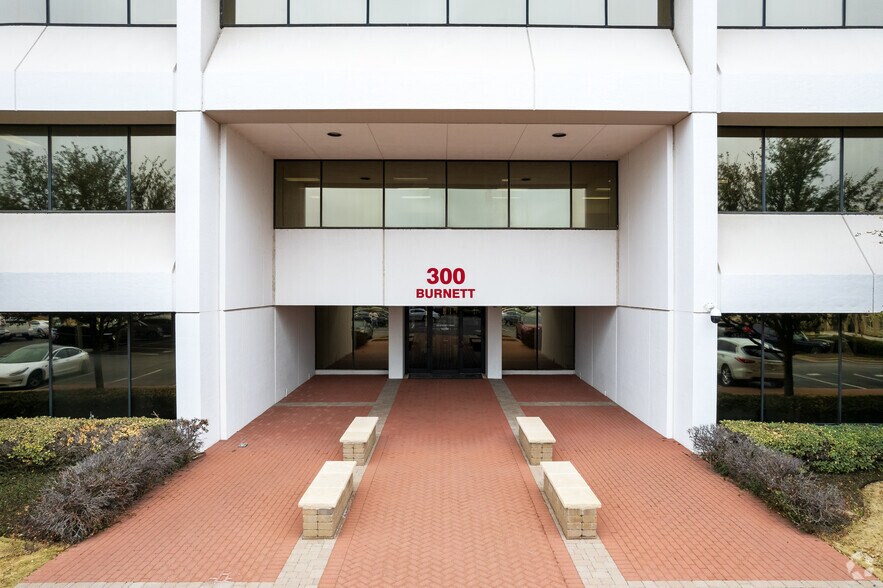More Photos Of 300 Burnett St, Fort Worth Office For Lease
