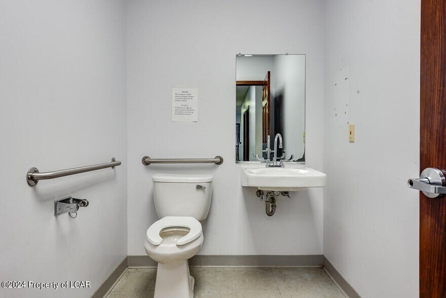 More Photos Of 832 Airport Rd, Hazle Township Medical For Sale