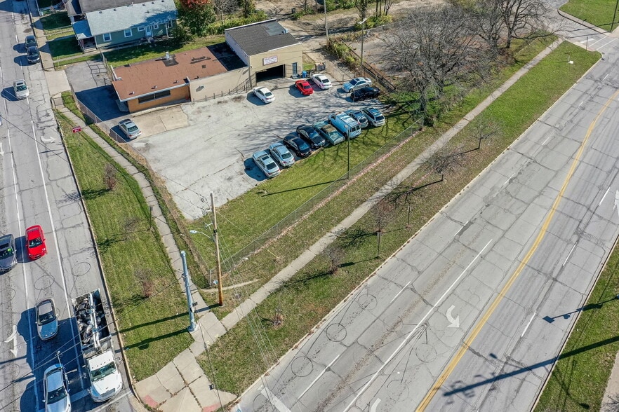 More Photos Of 715 W 30th St, Indianapolis Auto Repair For Sale