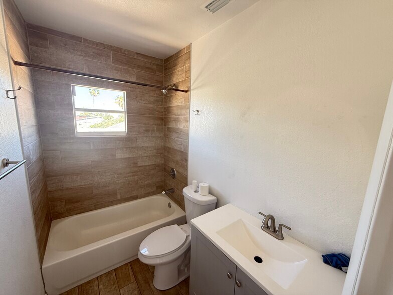 More Photos Of 236 SW 10th Ave, Miami Apartments For Sale