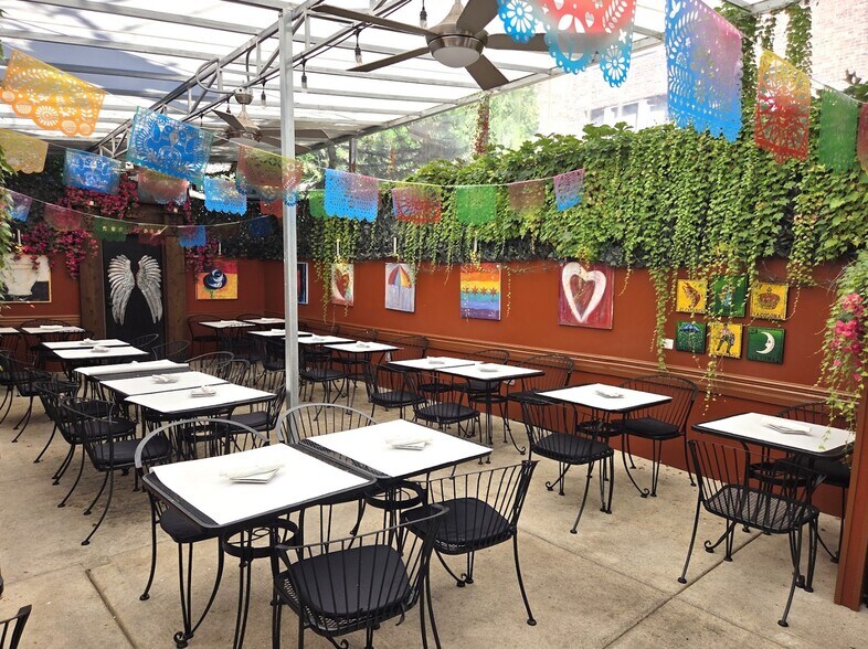 More Photos Of 2914 N Clark St, Chicago Apartments For Lease