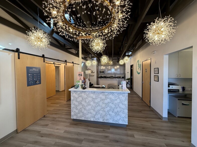 More Photos Of 1197 E Oak St, Phoenix Medical For Sale