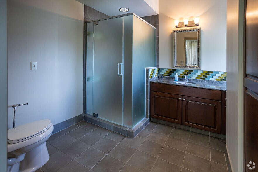 More Photos Of 201 Resting Tree Dr, Bristol Office For Lease