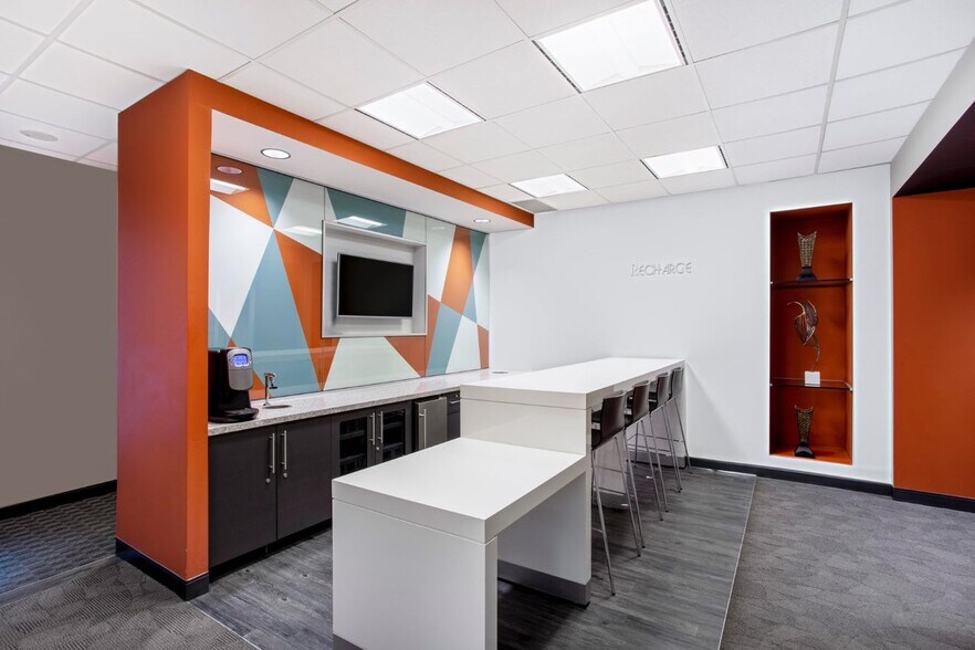 More Photos Of 666 Burrard Street, Vancouver Office For Lease