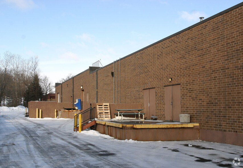 More Photos Of 13601-13691 Ridgedale Dr, Hopkins Freestanding For Lease