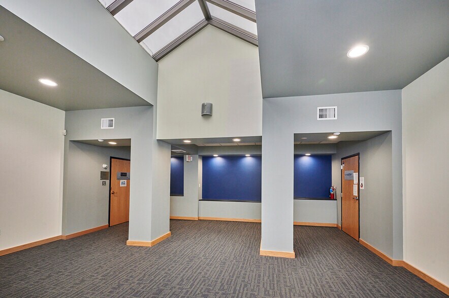 More Photos Of 100 University Dr, Amherst Medical For Lease