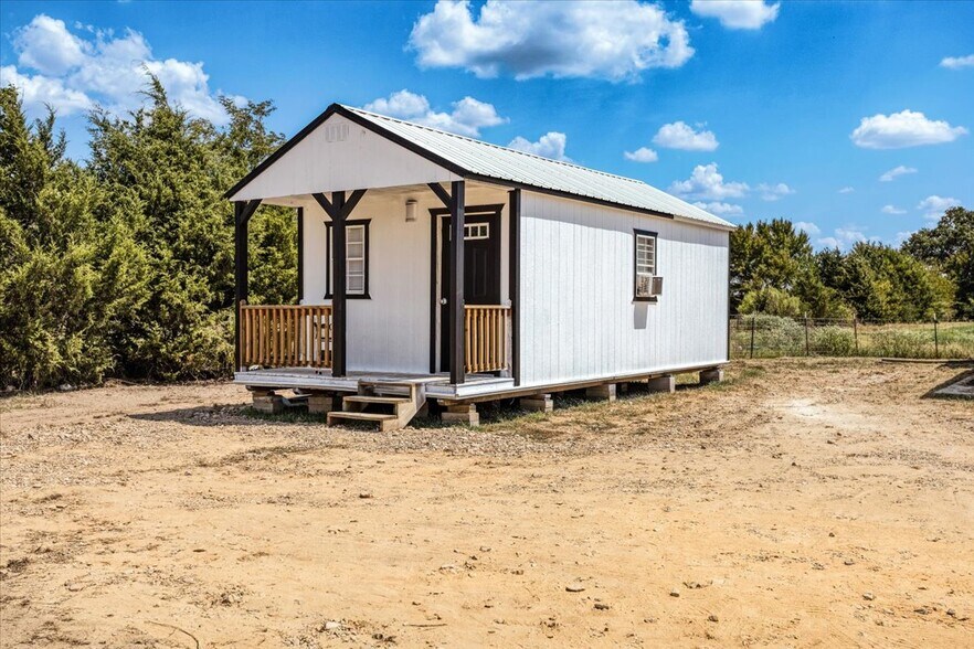More Photos Of 120 County Road 42000, Paris Trailer Camper Park For Sale