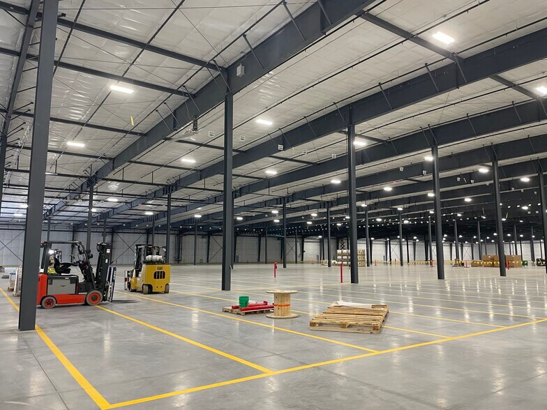 More Photos Of I-41 and Rosehill @ Evergreen, Kaukauna Refrigeration Cold Storage For Lease