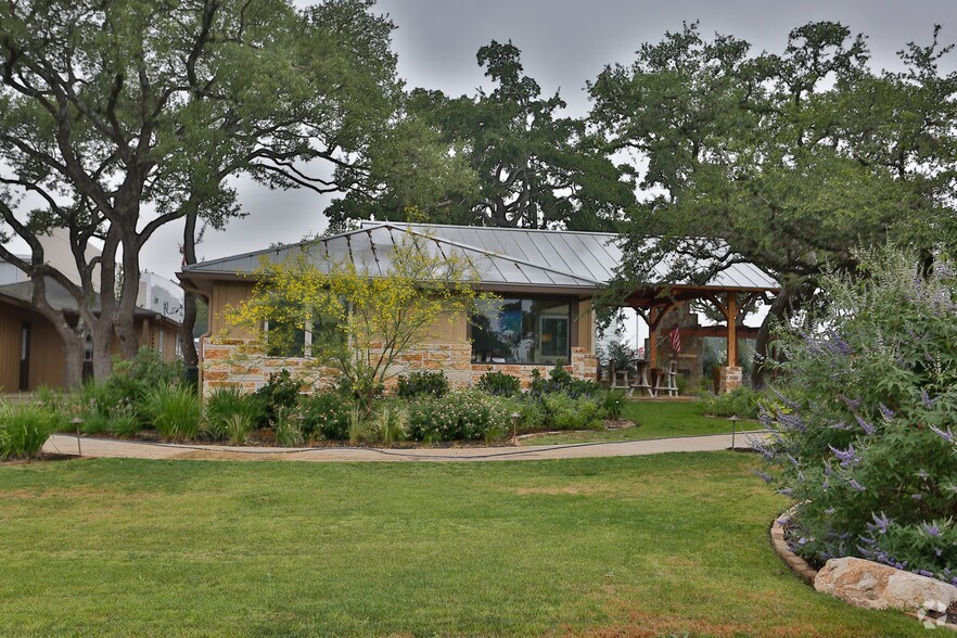 More Photos Of 32255 IH-10 W, Boerne Loft Creative Space For Lease