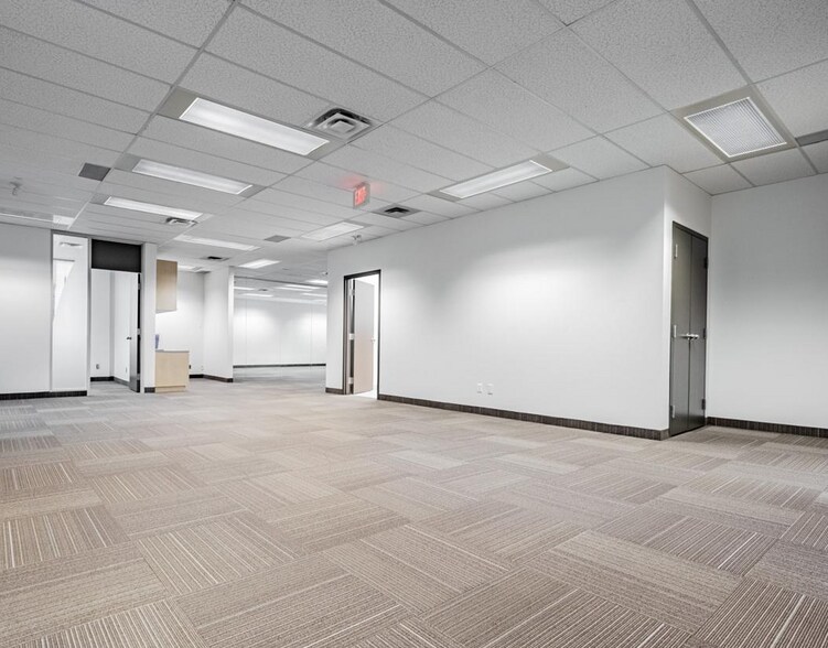 More Photos Of 2180 Meadowvale Blvd, Mississauga Office For Lease