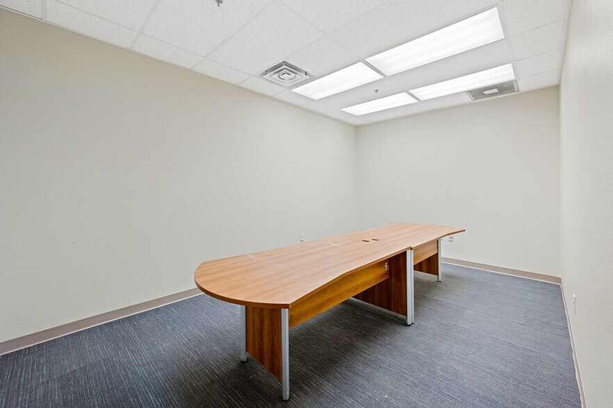 More Photos Of 610 E Glendale Ave, Sparks Warehouse For Lease