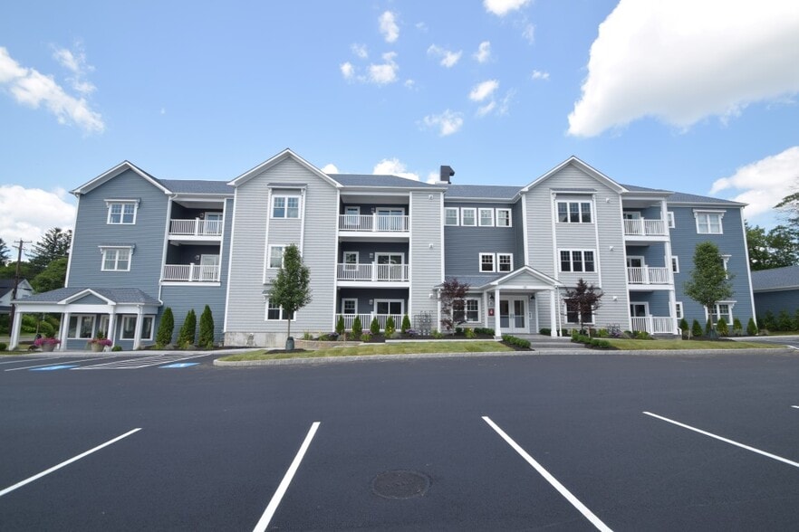 More Photos Of 181 S Franklin St, Holbrook Office For Sale