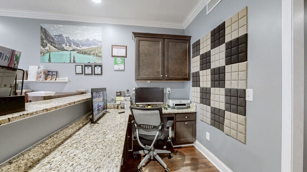 More Photos Of 239 Veterans Pky, Murfreesboro Office For Sale