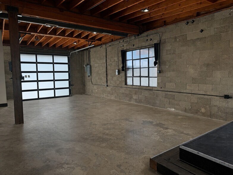 More Photos Of 607 E El Segundo Blvd, El Segundo Flex For Lease