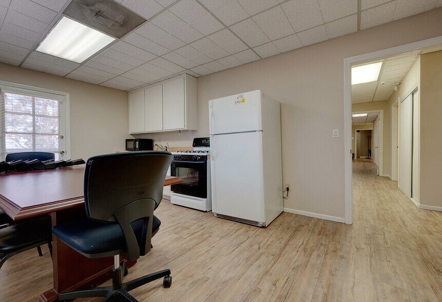 More Photos Of 1344 W 6th St, Corona Office For Sale