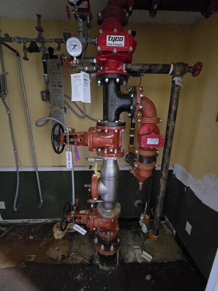 More Photos Of 913 9th Ave W, Hendersonville Skilled Nursing Facility For Sale