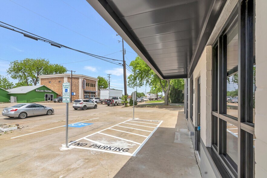More Photos Of 135 S Main St, Keller General Retail For Sale