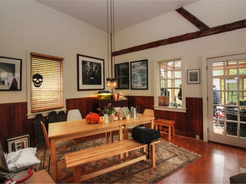 More Photos Of 5224 Shelburne Rd, Shelburne Apartments For Lease