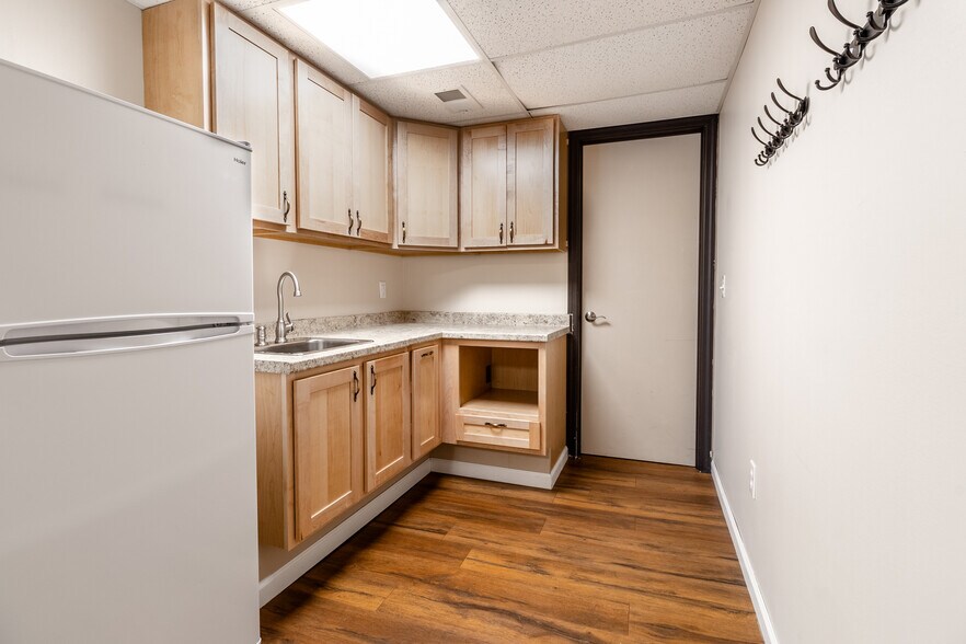 More Photos Of 2120 Freeport Rd, New Kensington Office For Lease