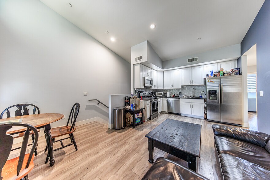 More Photos Of 5743 Case Ave, North Hollywood Apartments For Sale