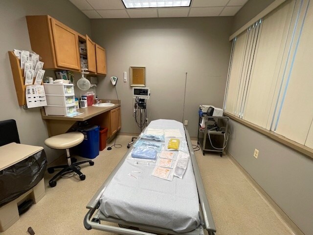 More Photos Of 5151 Gateway Blvd, Flint Medical For Sale