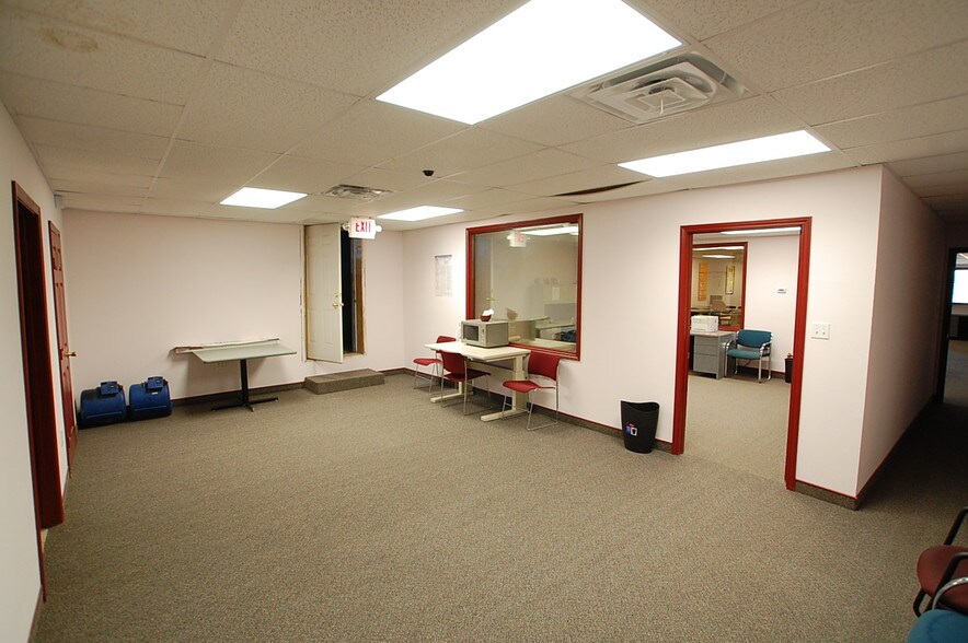 More Photos Of 405-407 Martin L King Blvd, Lubbock Storefront Retail Office For Sale