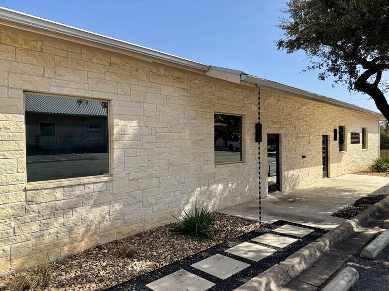More Photos Of 2440 E Highway 290, Dripping Springs Office For Lease