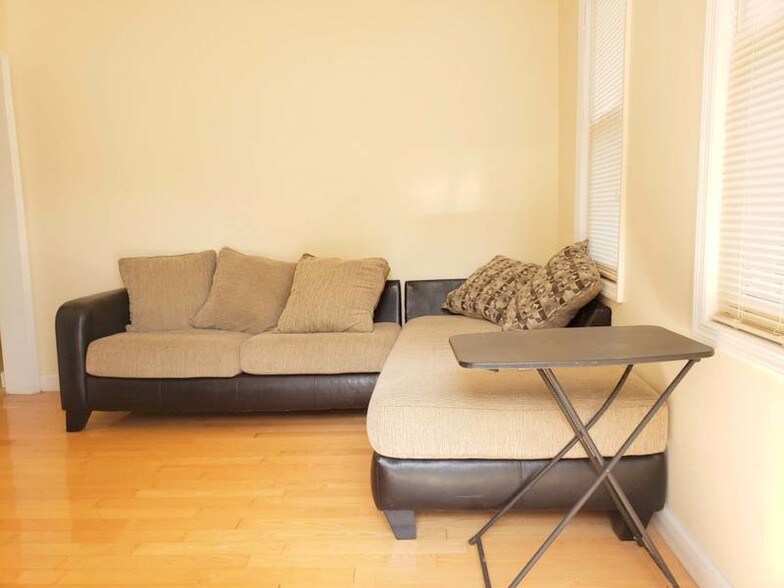 More Photos Of 2477 State Route 57, Stewartsville Storefront Retail Residential For Lease