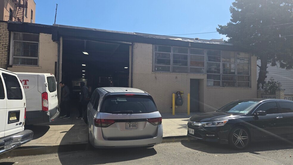 More Photos Of 38-11-38-15 29th St, Long Island City Industrial For Sale