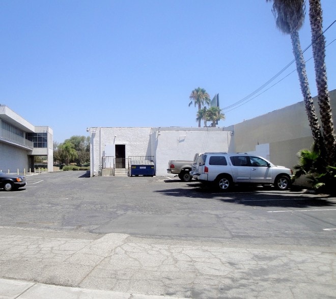 More Photos Of 15250 Whittier Blvd, Whittier Freestanding For Sale