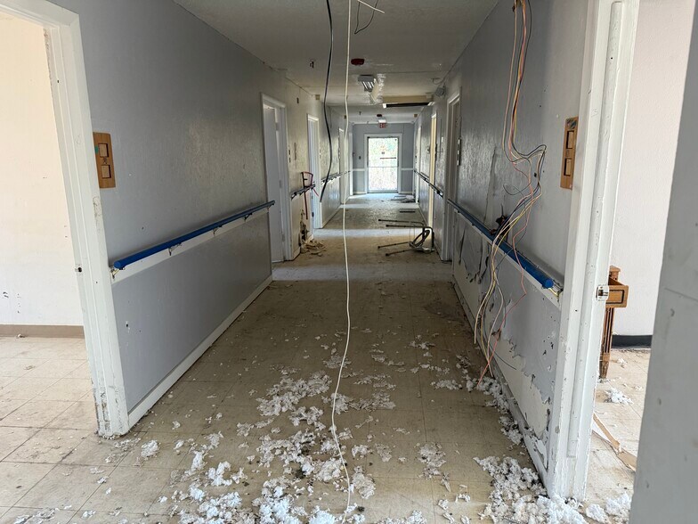 More Photos Of 2200 N Coltrane Rd, Oklahoma City Skilled Nursing Facility For Sale