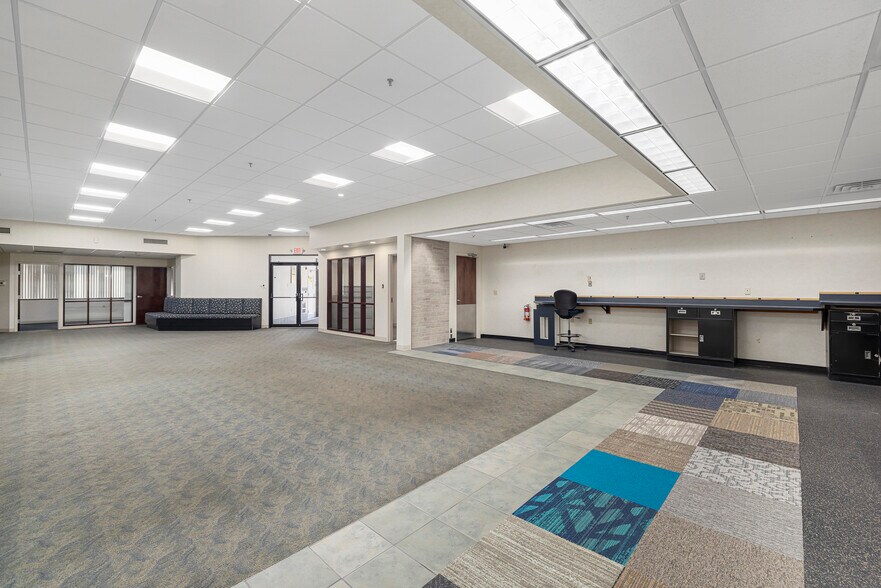 More Photos Of 999 S Broadway, East Providence Medical For Lease