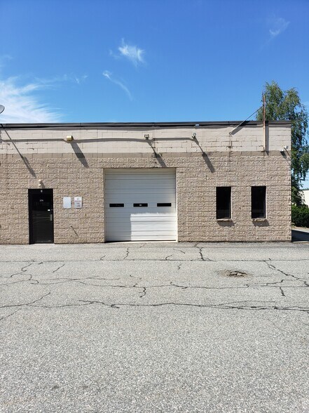 More Photos Of 37 Lark Industrial Pky, Greenville Warehouse For Sale
