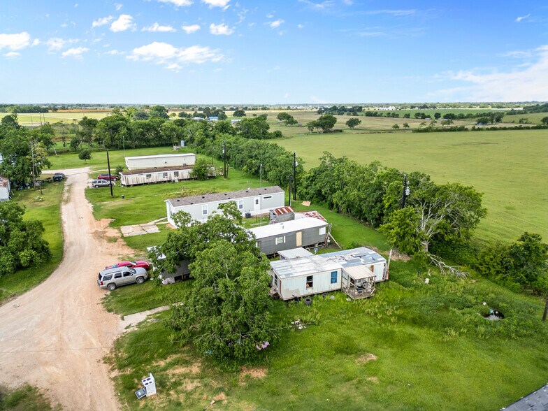 More Photos Of 354 Private Road 620, Bay City Manufactured Housing Mobile Home Park For Sale