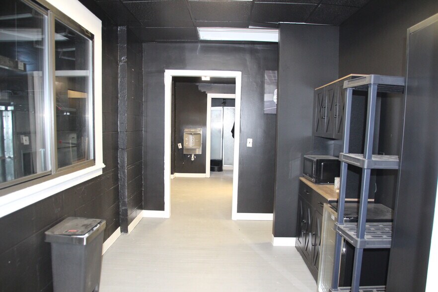 More Photos Of 356 Old Maple Ave, North Haven Office For Lease