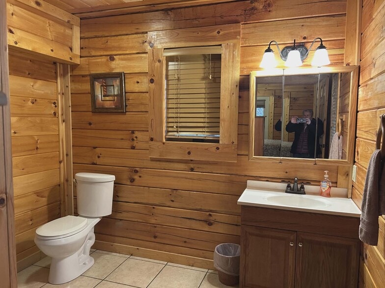 More Photos Of 504 Mountain View School Rd, Robbinsville Hotel For Sale