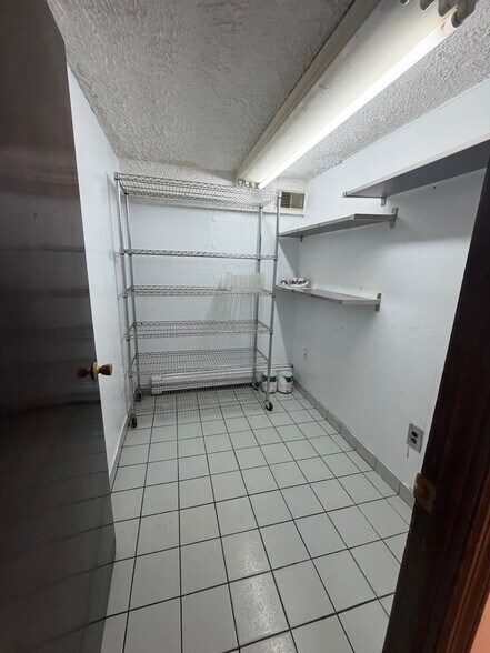 More Photos Of 7508 Metropolitan Ave, Middle Village Storefront Retail Residential For Lease