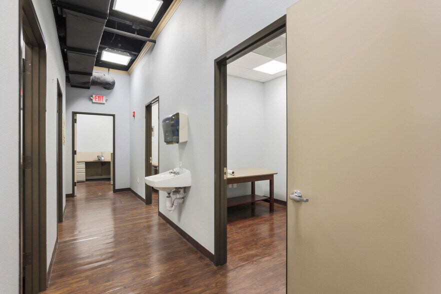 More Photos Of 118 Shenandoah Dr, The Woodlands Unknown For Lease