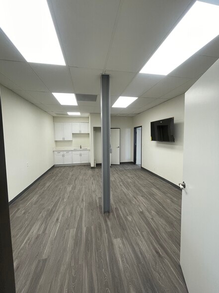 More Photos Of 17360 Gramercy Pl, Gardena Manufacturing For Lease
