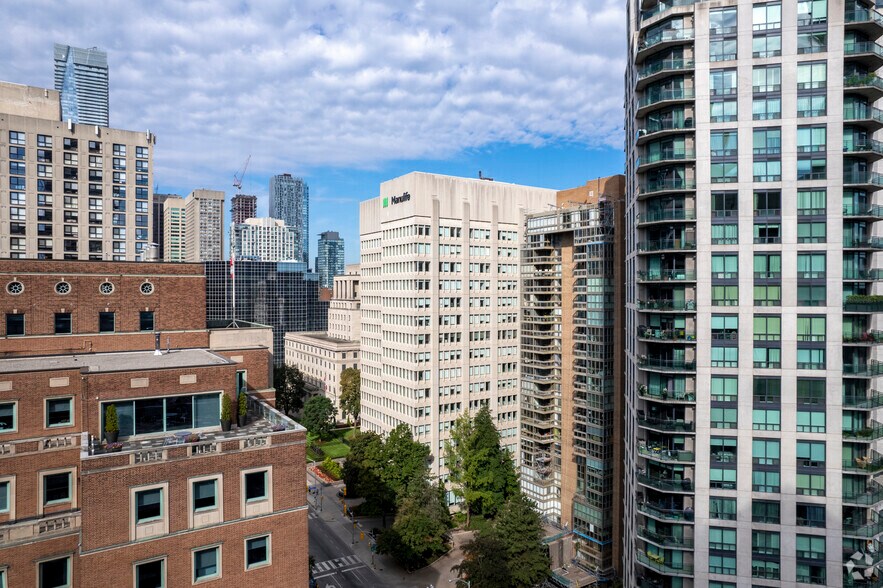 More Photos Of 250 Bloor St E, Toronto Office For Lease