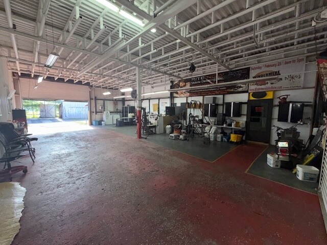 More Photos Of 644 Maguire Rd, Ocoee Freestanding For Lease