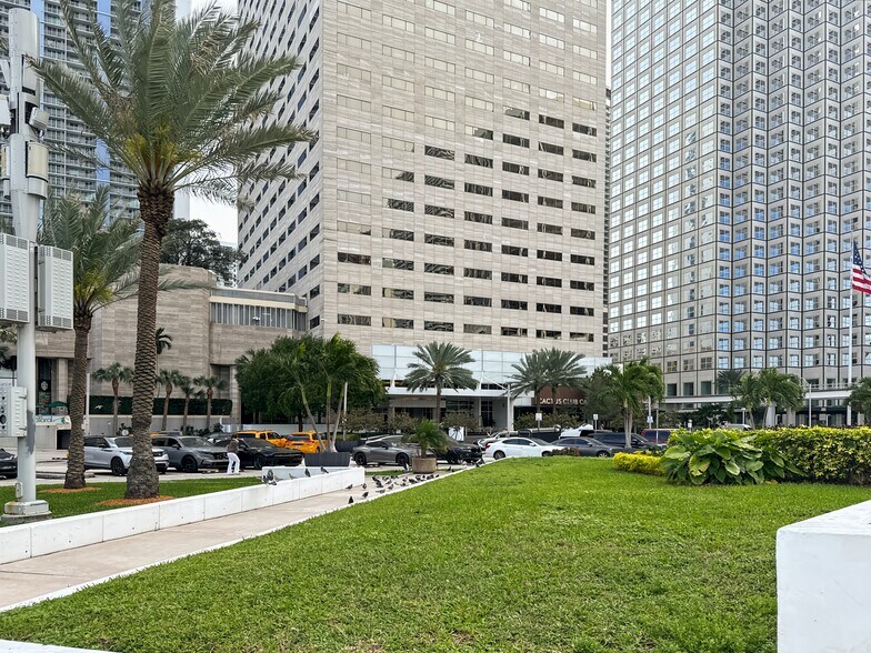 More Photos Of 201 S Biscayne Blvd, Miami Coworking Space
