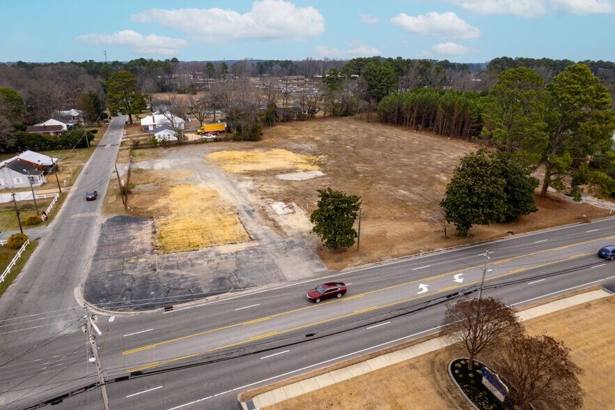 Primary Photo Of 1301 Wayne Memorial Dr, Goldsboro General Retail For Sale