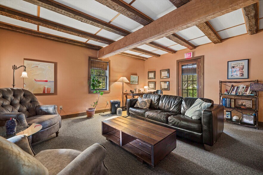More Photos Of 14135 N Cedarburg Rd, Mequon Office For Lease