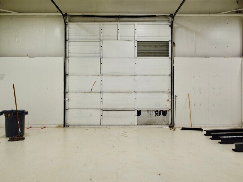 More Photos Of 2380 Rockaway Industrial Blvd, Conyers Light Distribution For Lease