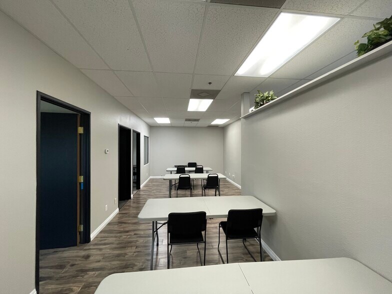 More Photos Of 215 E Warm Springs Rd, Las Vegas Office For Lease