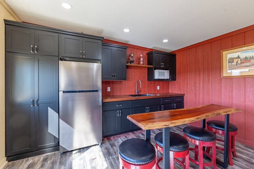 More Photos Of 663 Valerie Avenue 419-420, Hudson Self Storage For Sale