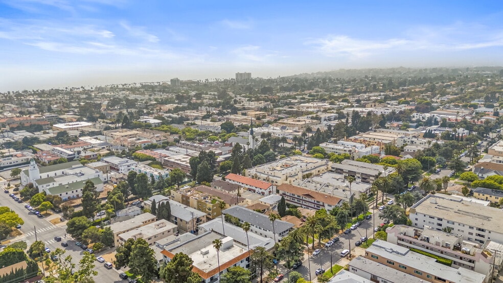 More Photos Of 1050 12th St, Santa Monica Apartments For Sale