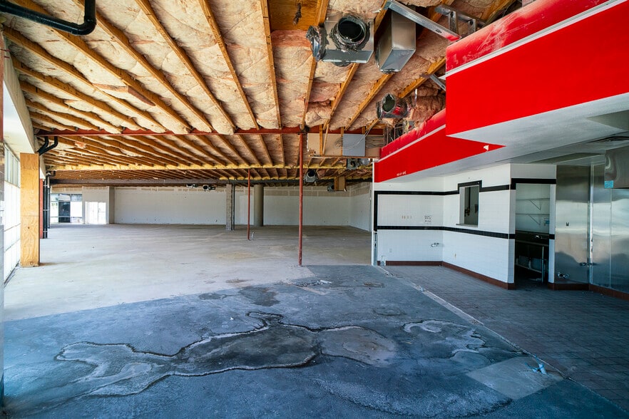 More Photos Of 800 S Main St, Las Vegas Storefront Retail Office For Sale