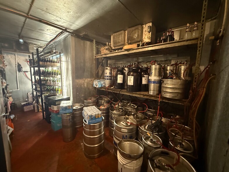 More Photos Of 300 S Sanford Ave, Sanford Restaurant For Sale